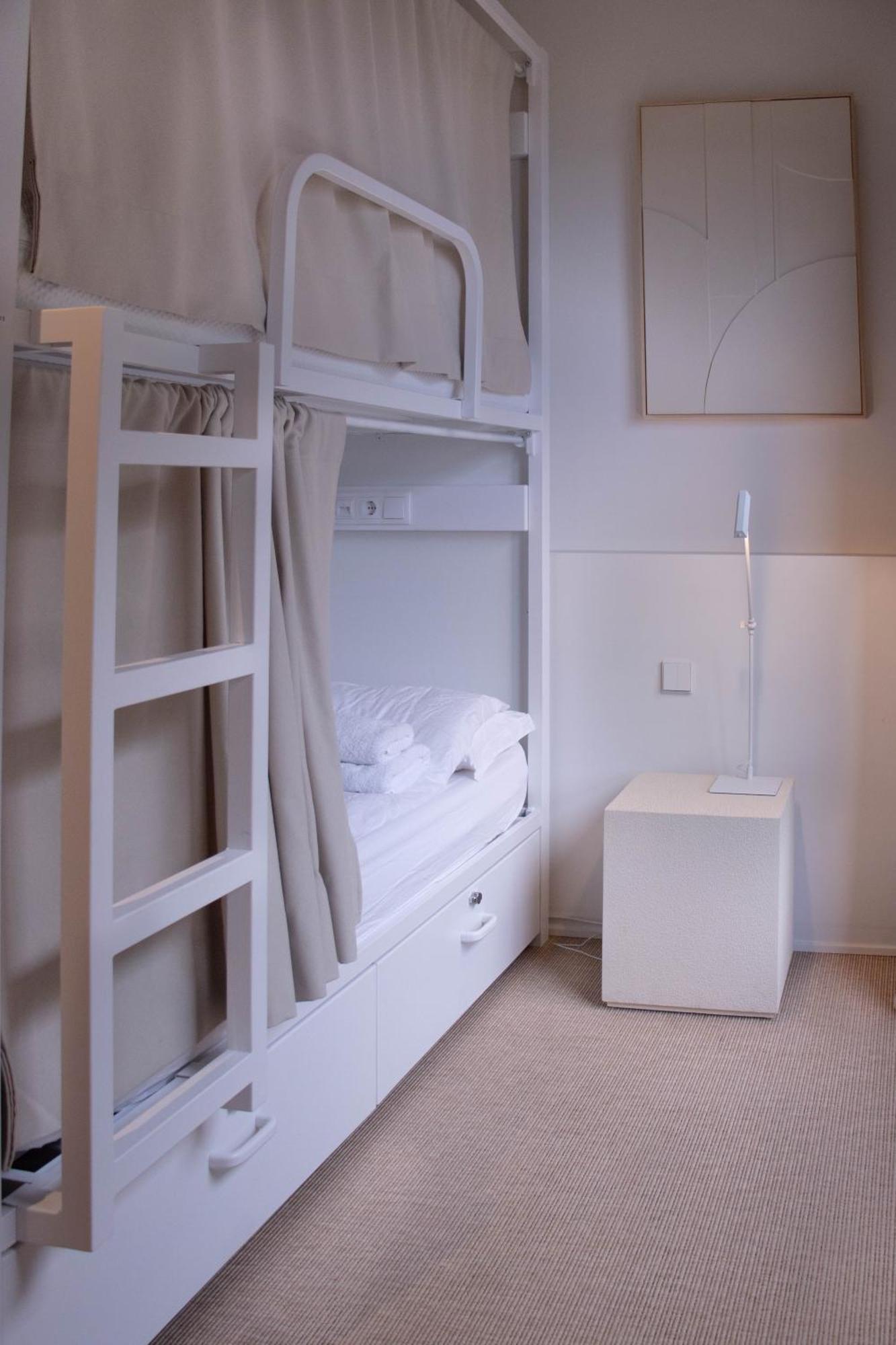 Apartment Circles House Coliving & Coworking