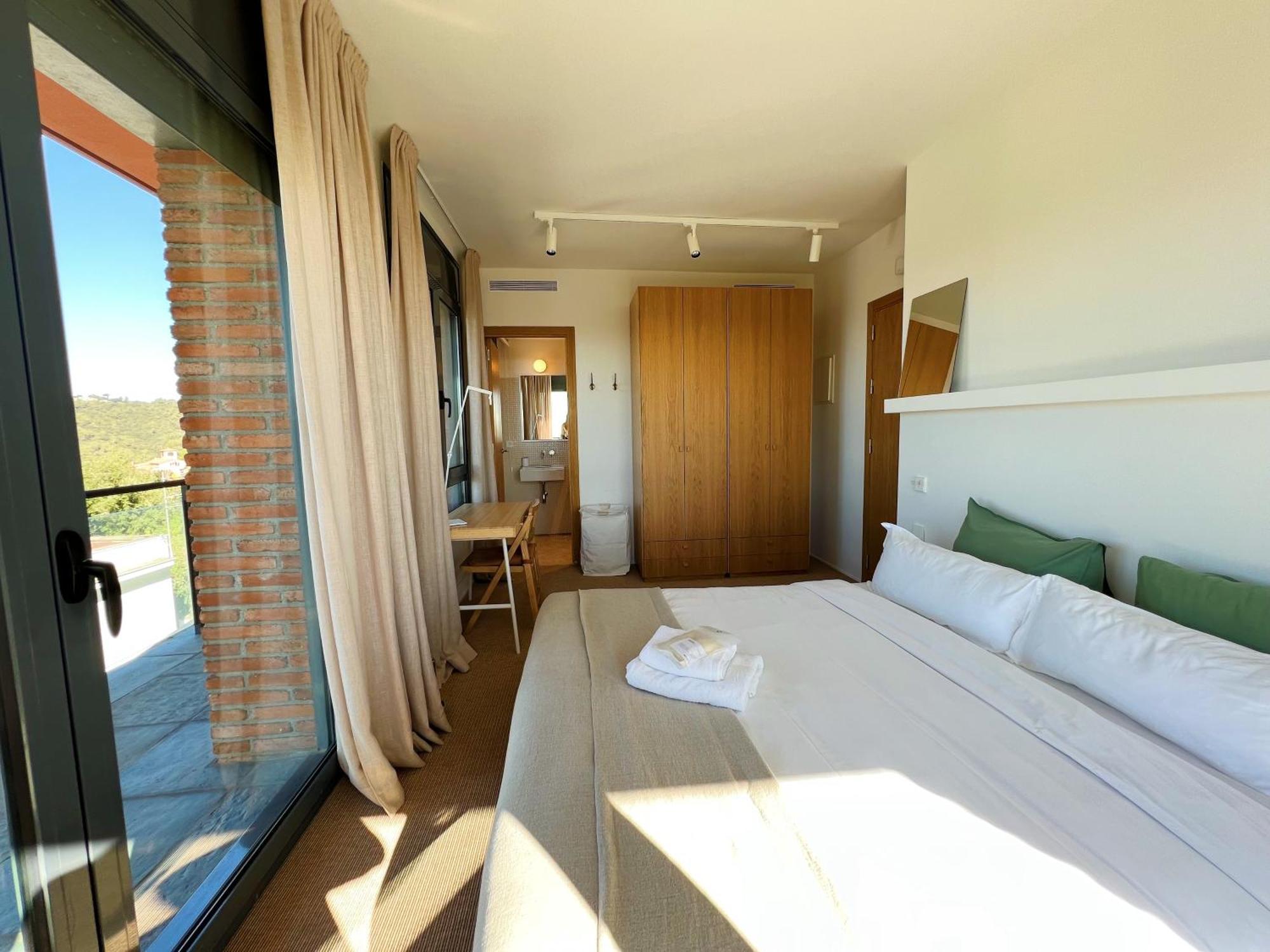 Apartment Circles House Coliving & Coworking
