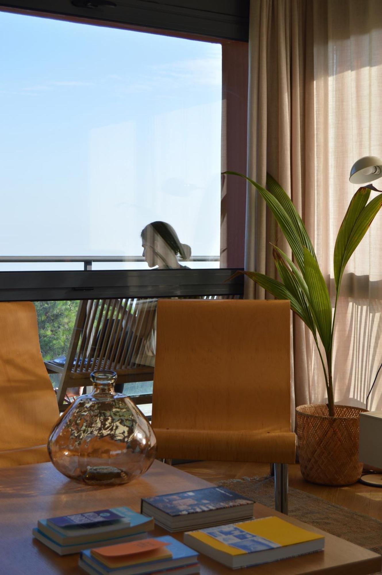 Apartment Circles House Coliving & Coworking